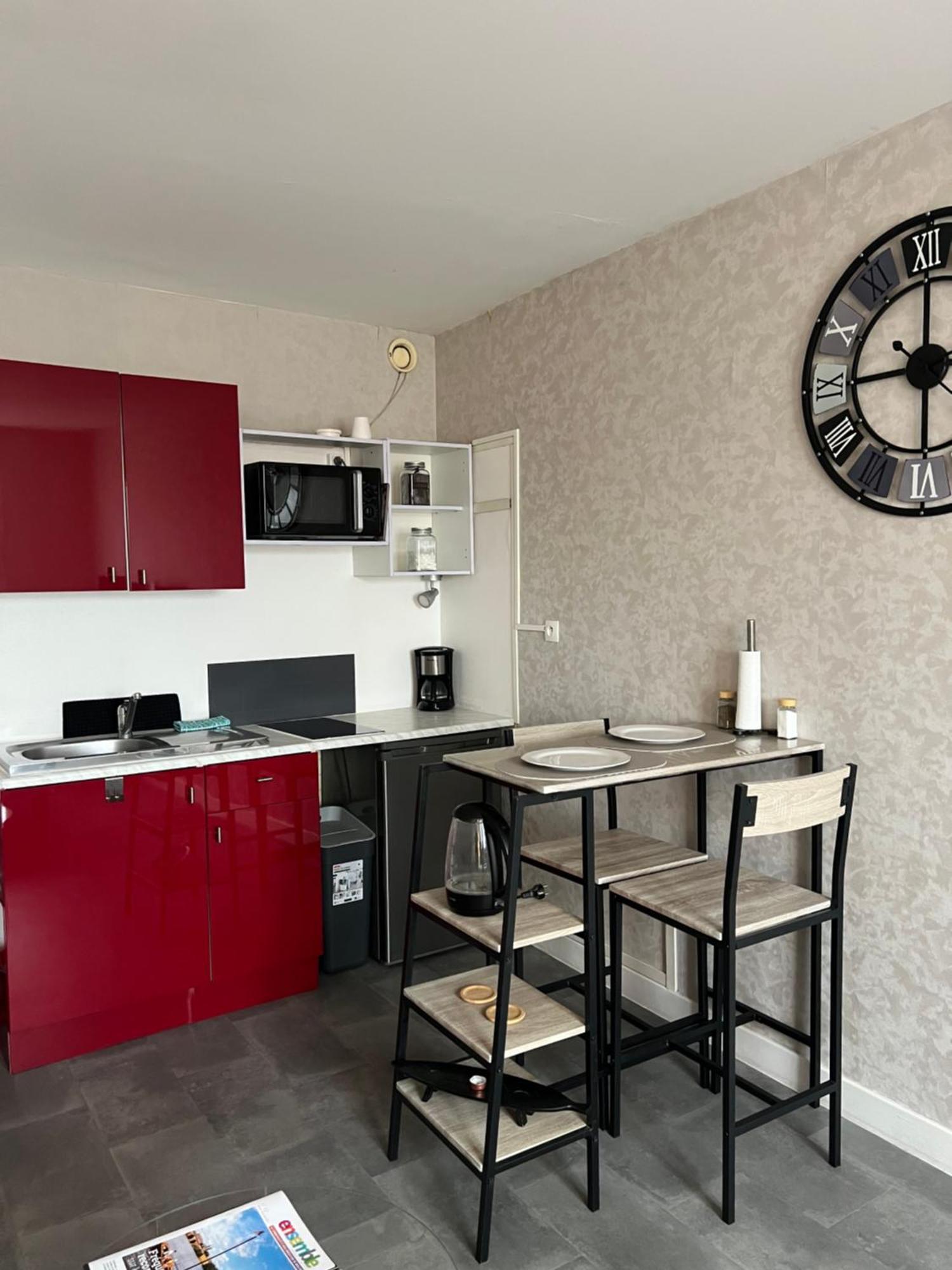 Joli Avec Parking Prive, Bien Situe Apartment